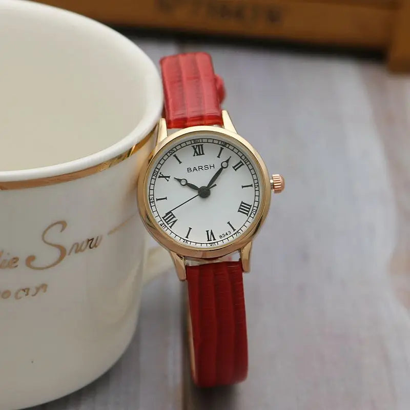 Reloj con correa de cuero para mujer